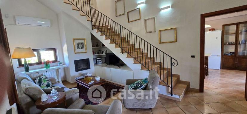 Villa in Via Salto d'Angiò — foto 14 di 25