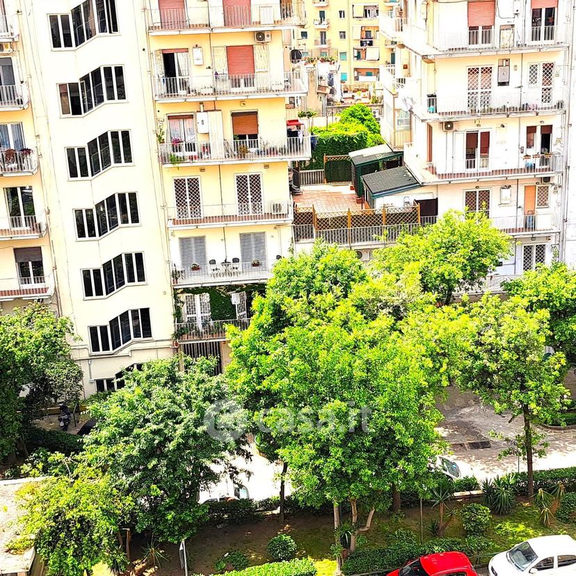 Trilocale in Via Aniello Falcone 46 — foto 4 di 19