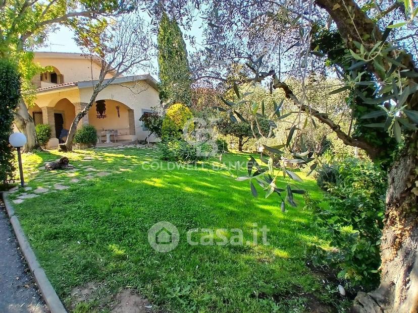Villa in Strada Cassia Sud — foto 27 di 77