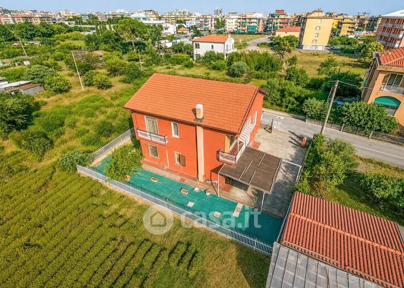 Villa in Via Tiziano 6 — foto 37 di 55