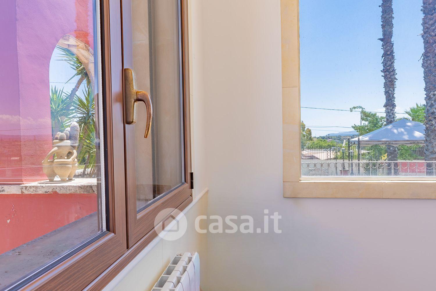 Villa in Via Agamennone 2