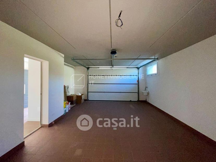 Villa in Via Giovannino Guareschi — foto 3 di 38