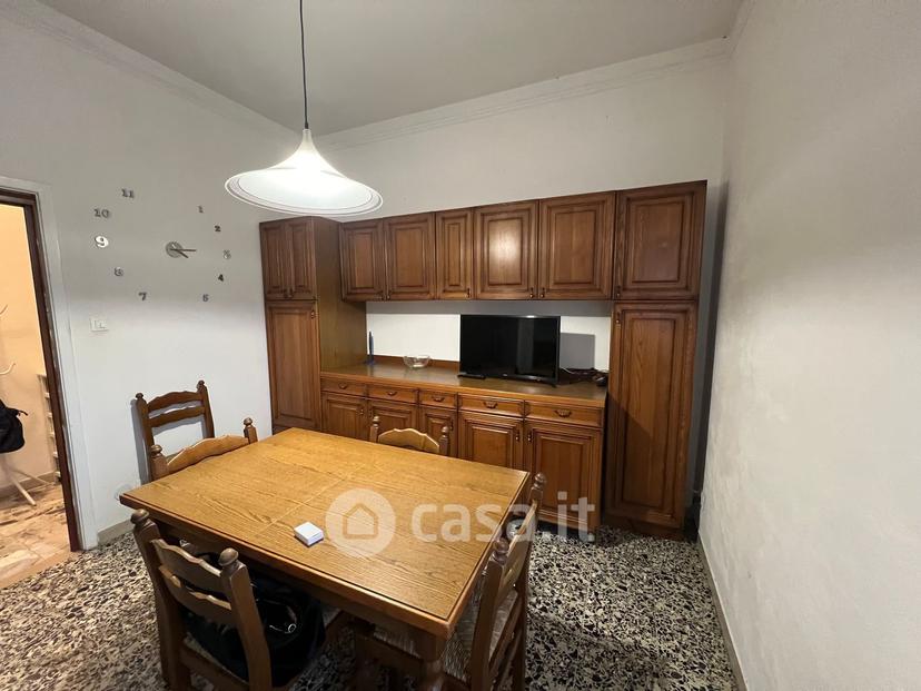Stanza in Caldirolo — foto 2 di 16