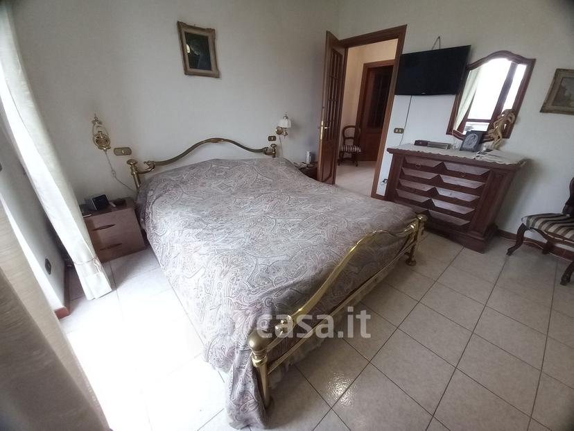 Villa in Via Gagnago — foto 17 di 32
