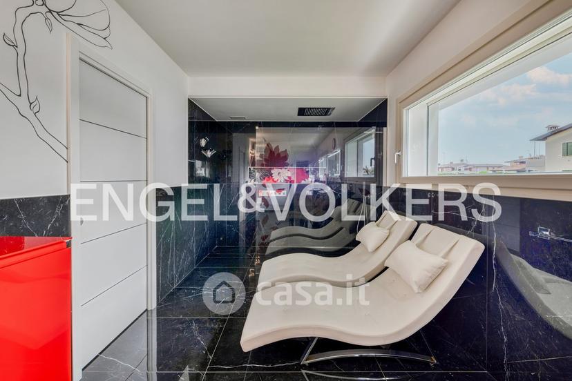 Villa in Via Alessandro Volta — foto 19 di 27