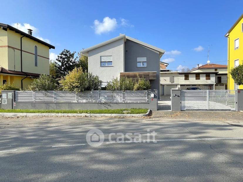 Villa in Via G. Matteotti 82 — foto 14 di 56