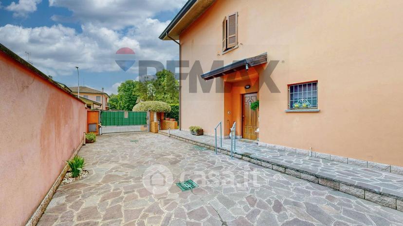 Villa in Via Fratelli Rosselli — foto 50 di 74