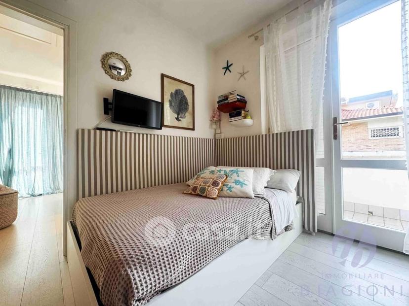 Villa in Via Vincenzo Bellini 5 — foto 25 di 28