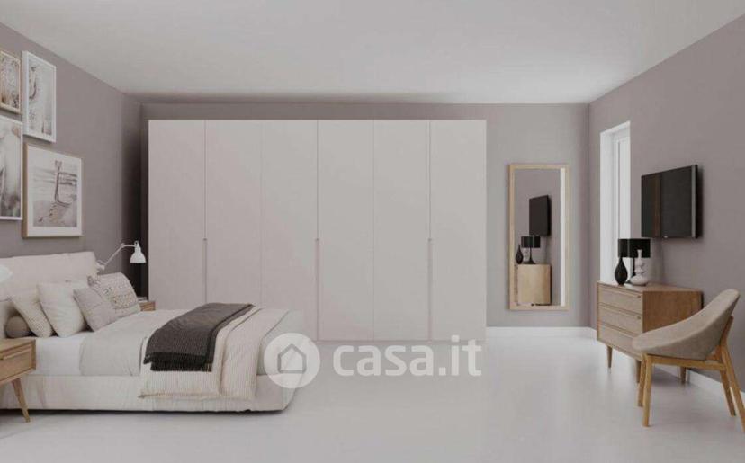 Trilocale in Via Lago Calamone — foto 3 di 17