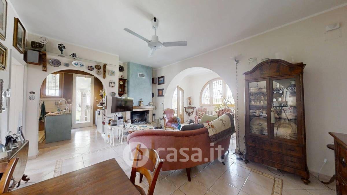 Villa in Sp223 53