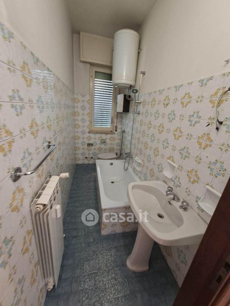 Trilocale in Via Bologna 4 — foto 16 di 23