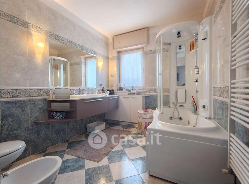 Villa in Corso Benedetto Cairoli 80 — foto 7 di 27
