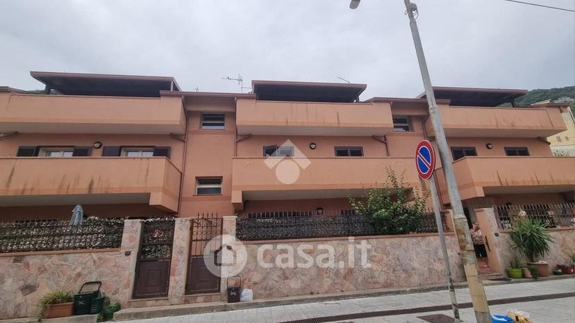 Trilocale in Via Villa 21 — foto 14 di 22