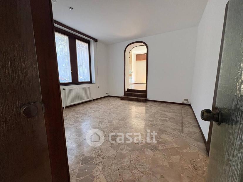 Villa in Via Vittorio Alfieri 2 — foto 36 di 78
