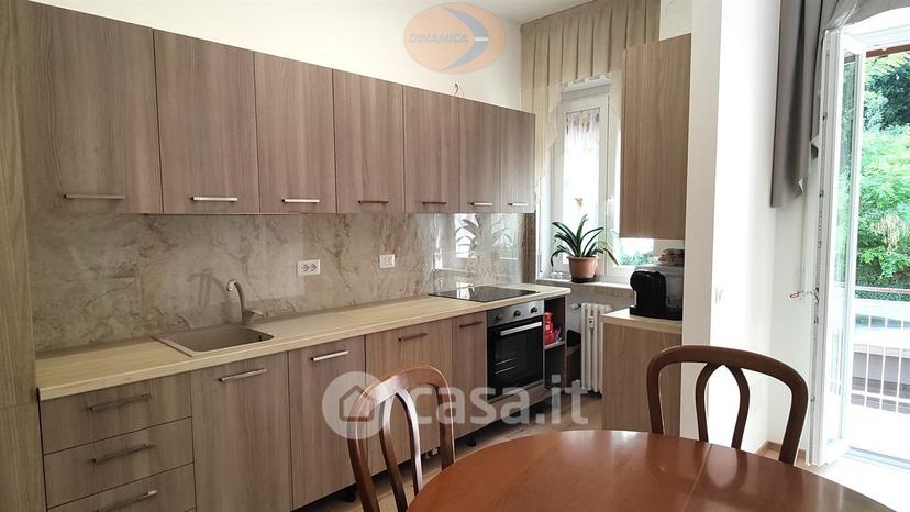 Trilocale in Via Monte Rosa 29 — foto 13 di 37