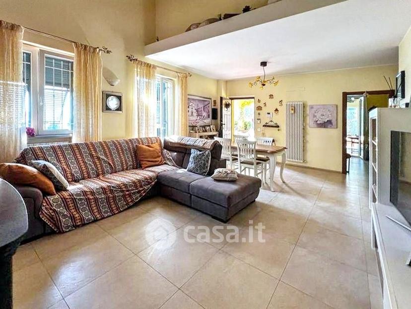 Villa in Via Genova — foto 22 di 35