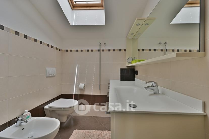 Trilocale in Via Indro Montanelli — foto 24 di 31