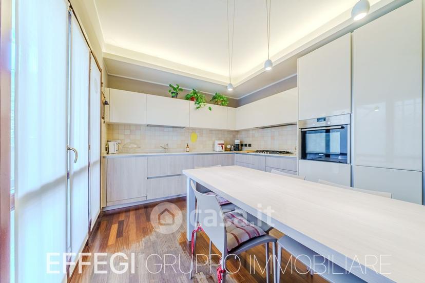 Villa in Via Galileo Galilei 2 — foto 17 di 39