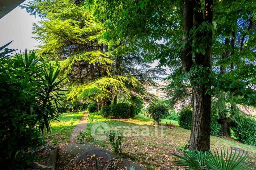 Villa in Via Francesco Petrarca — foto 11 di 22