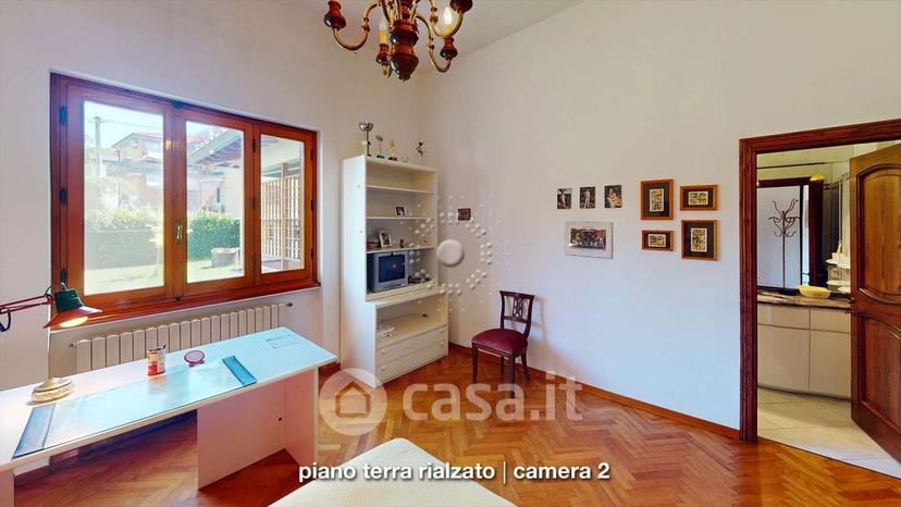 Villa in Via Arno 10 — foto 10 di 64