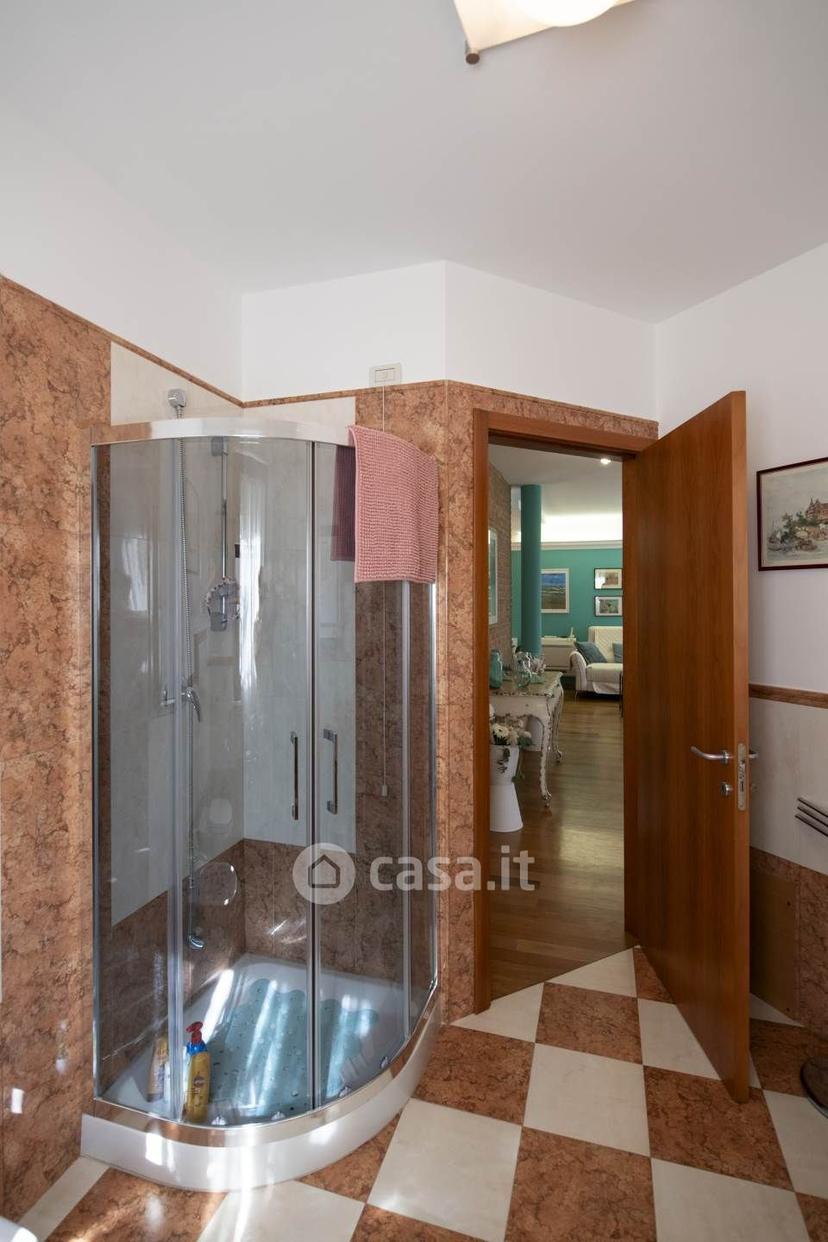 Villa in Via G. Brodolini 49 — foto 45 di 52