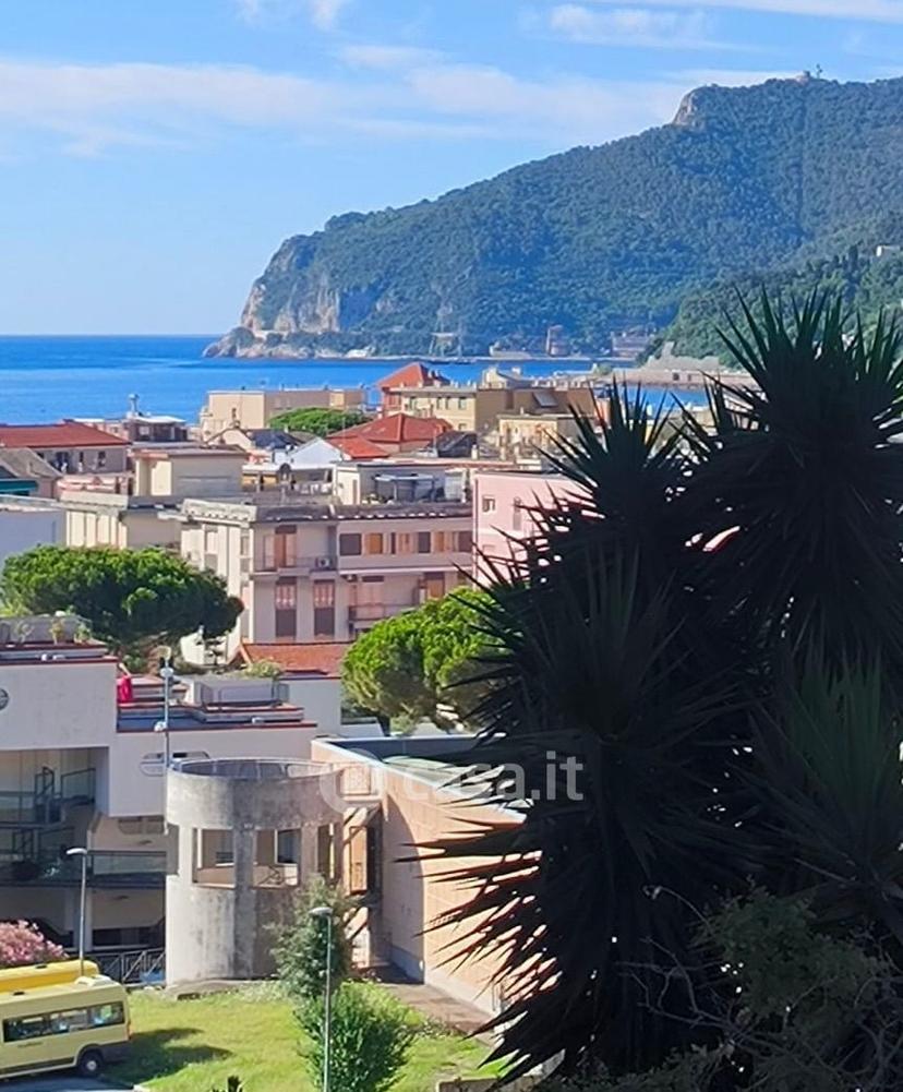 Bilocale in Via La Spezia — foto 9 di 22