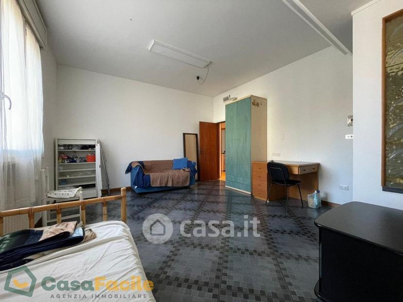 Stanza in Via Pier Maria Caporali — foto 3 di 10