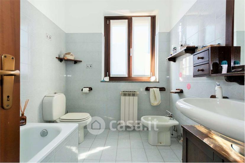 Villa in Via Monte Rosa 33 — foto 22 di 45