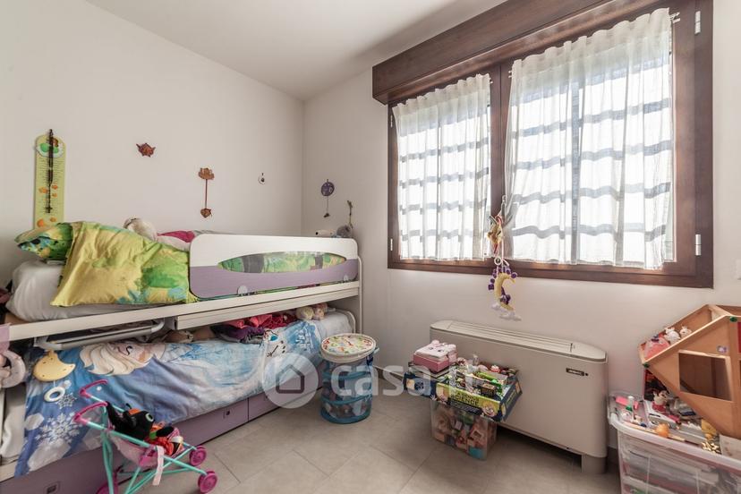 Trilocale in Via Salorno 64 --d — foto 25 di 33