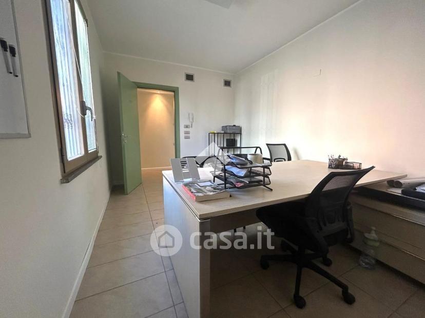 Quadrilocale in Via E. d'Arborea 116 — foto 19 di 32