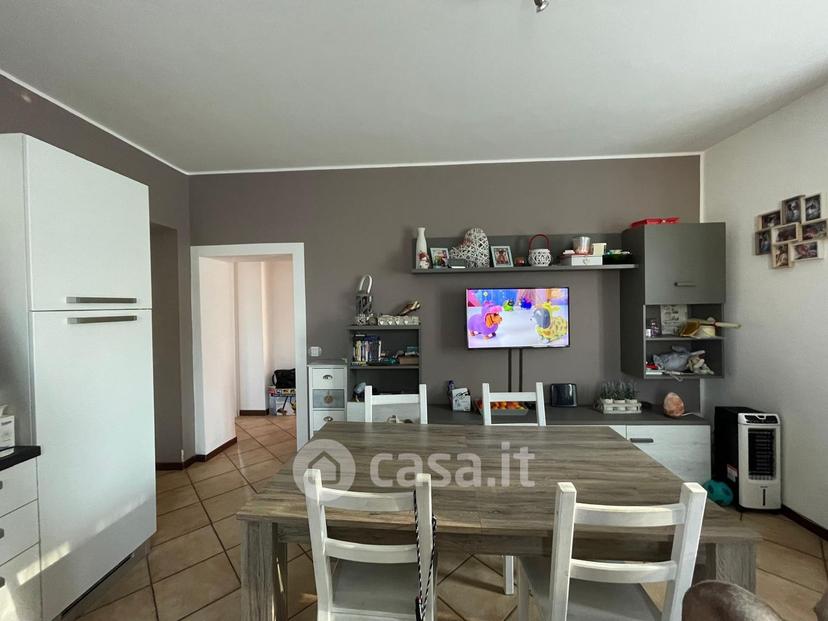 Trilocale in Via Leopoldo Gasparotto 1 — foto 2 di 14