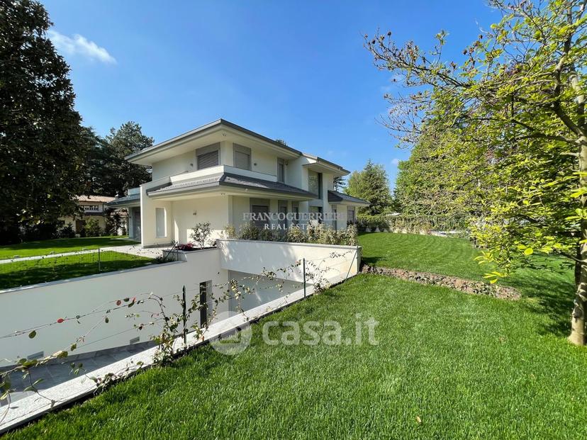 Villa in Via Alcide de Gasperi — foto 26 di 29