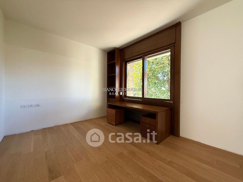 Villa in Via Alcide de Gasperi — foto 13 di 38