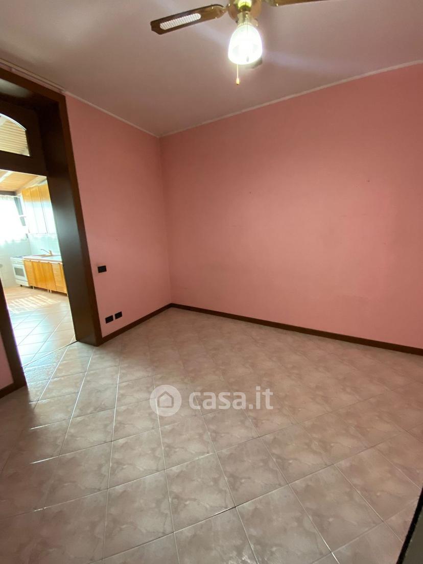 Stanza in Via Milano 9 — foto 25 di 28
