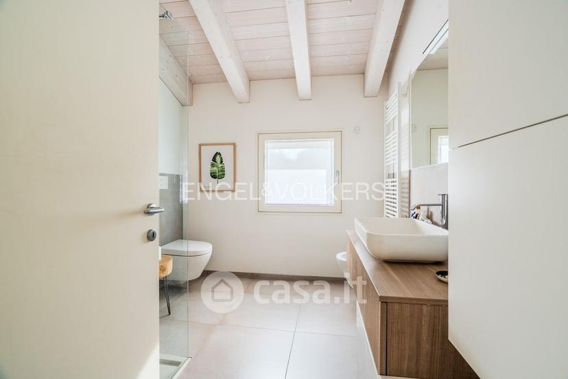 Villa in Via Alessandro Volta 22 — foto 11 di 44