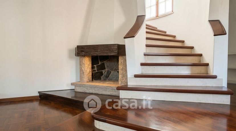 Villa in Via Edmondo de Amicis 7 — foto 23 di 43