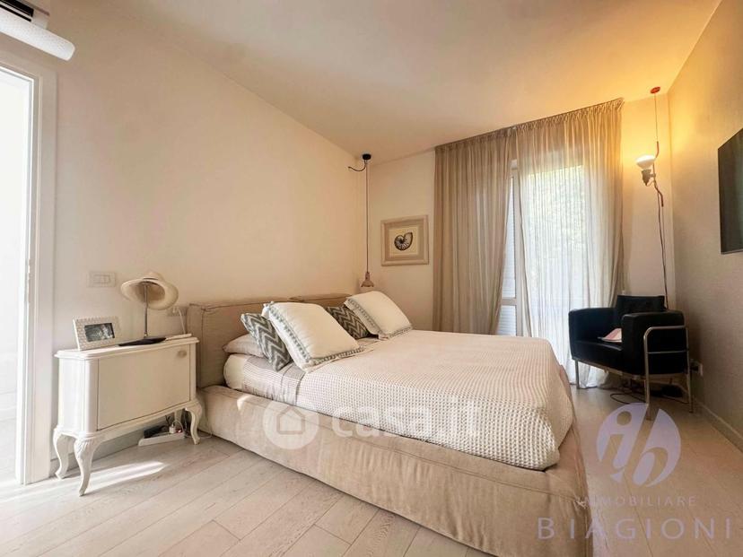 Villa in Via Vincenzo Bellini 5 — foto 23 di 28
