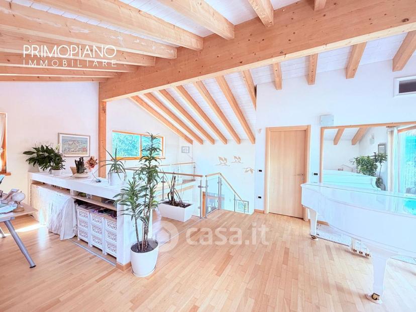 Villa in Frazione Frisanchi — foto 17 di 39