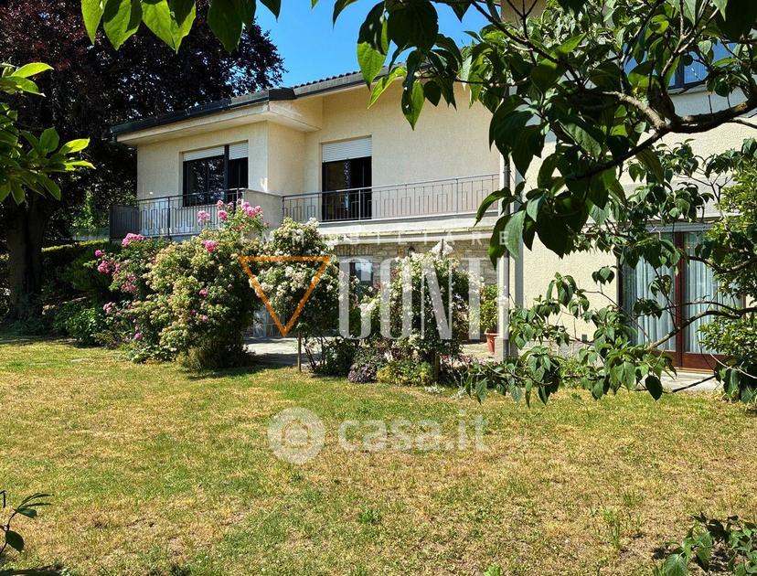Villa in Via D. Bernacchi — foto 24 di 35