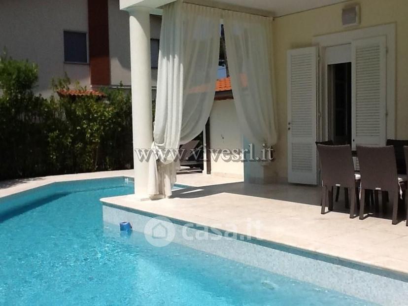 Villa in Via Leonardo da Vinci — foto 4 di 28