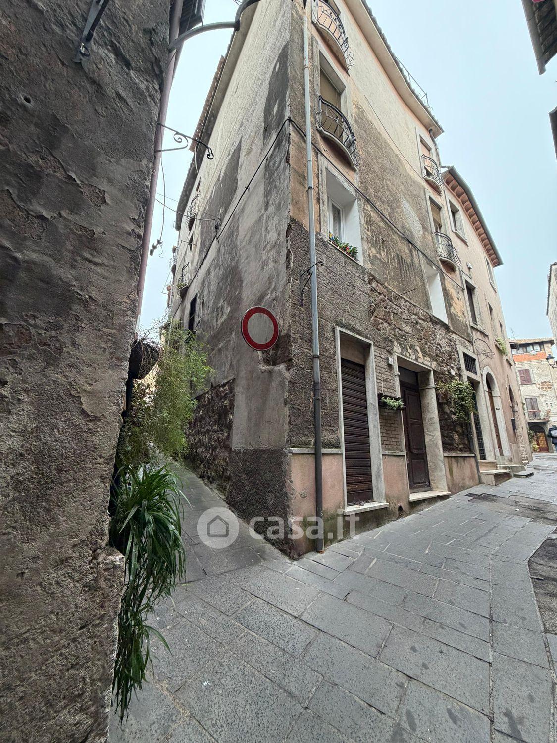 Trilocale in Via Duca di Genova