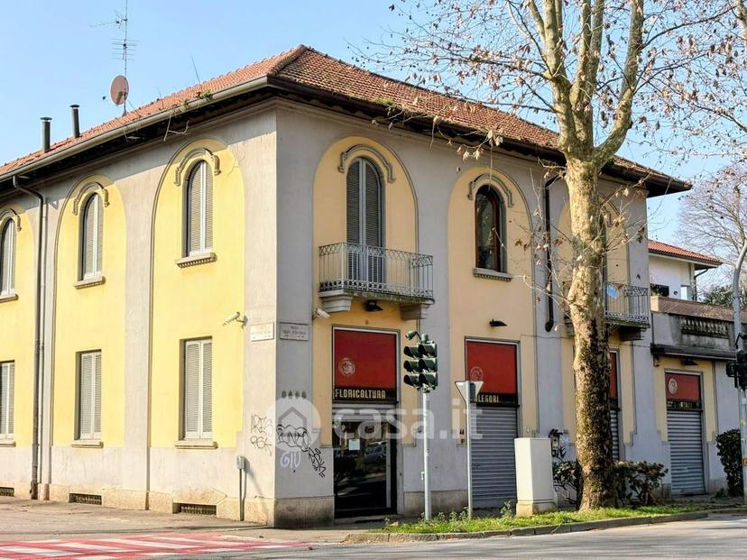 Villa in Via Vittorio Alfieri 2 — foto 8 di 78