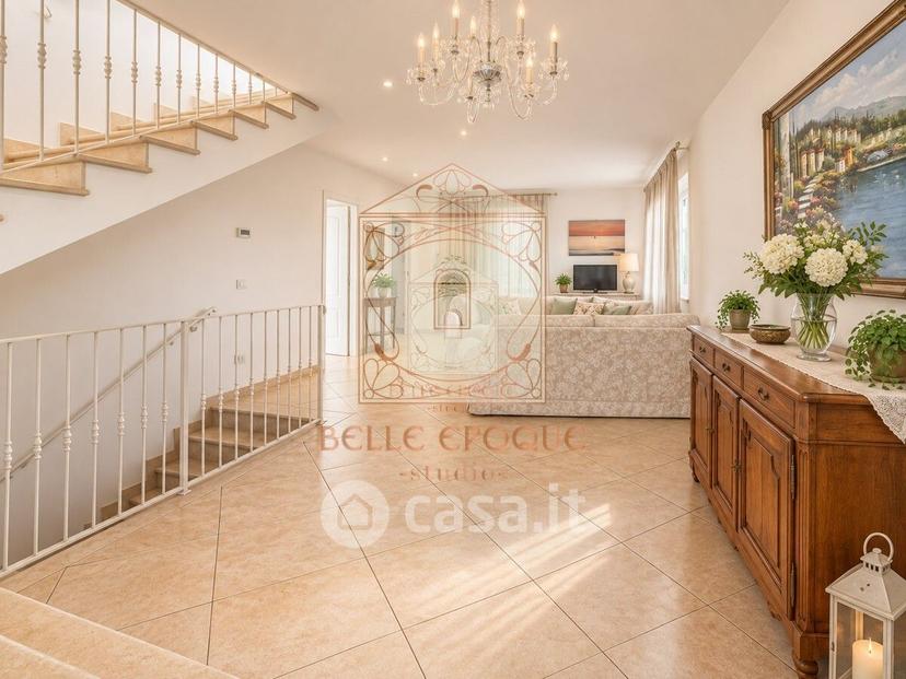 Villa in Via Massaua 70 — foto 2 di 24