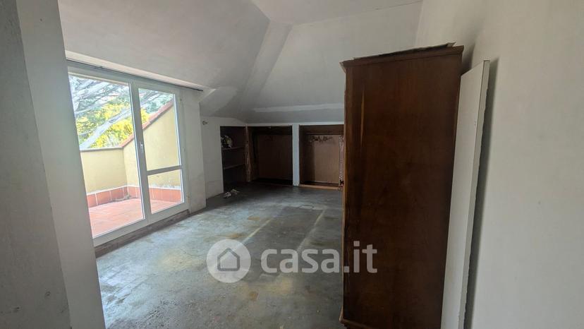 Villa in Via Fanny Roncati Carli — foto 12 di 26