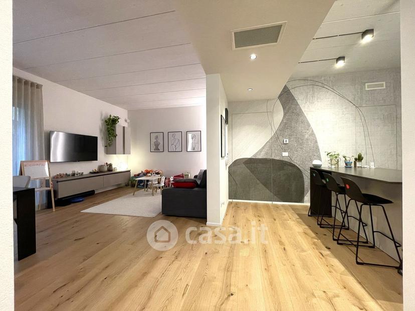 Villa in Via G. Matteotti 82 — foto 4 di 56