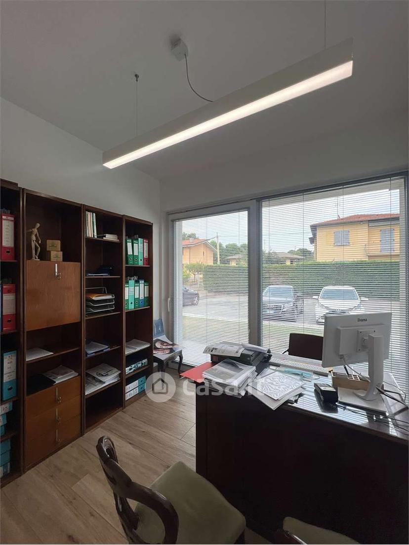 Villa in Via Giacomo Leopardi 77 — foto 14 di 36