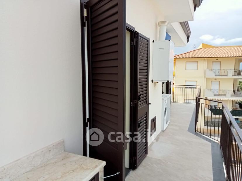 Trilocale in Via F. Cucinotti 2 — foto 17 di 22