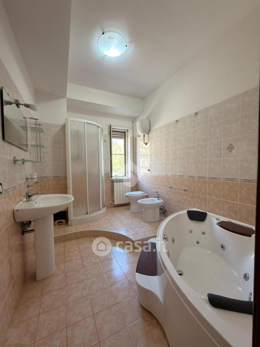 Trilocale in Via dei Granai 110 — foto 2 di 23
