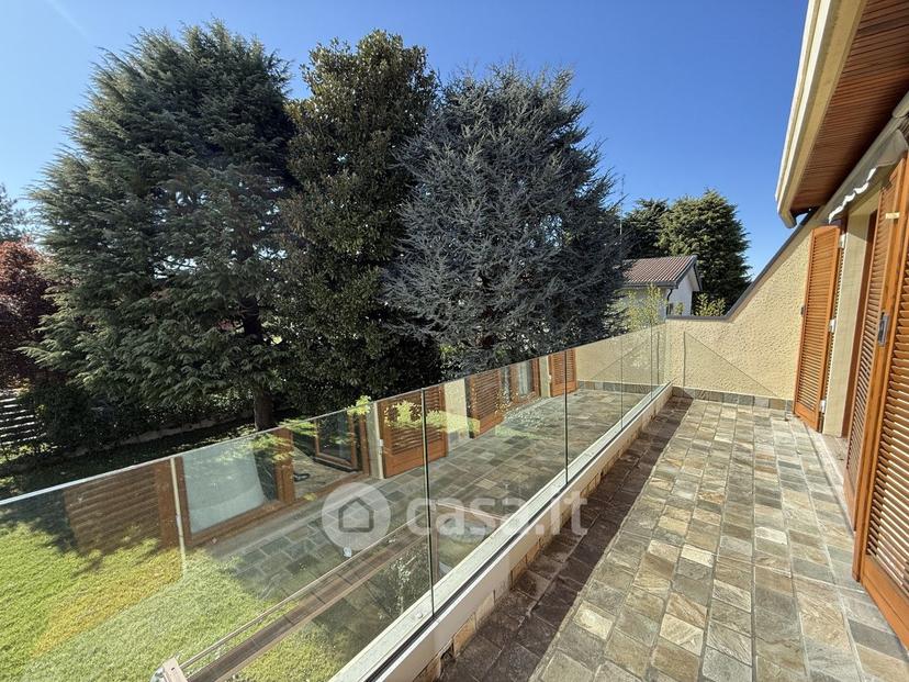 Villa in Via A. Mantegna — foto 2 di 47