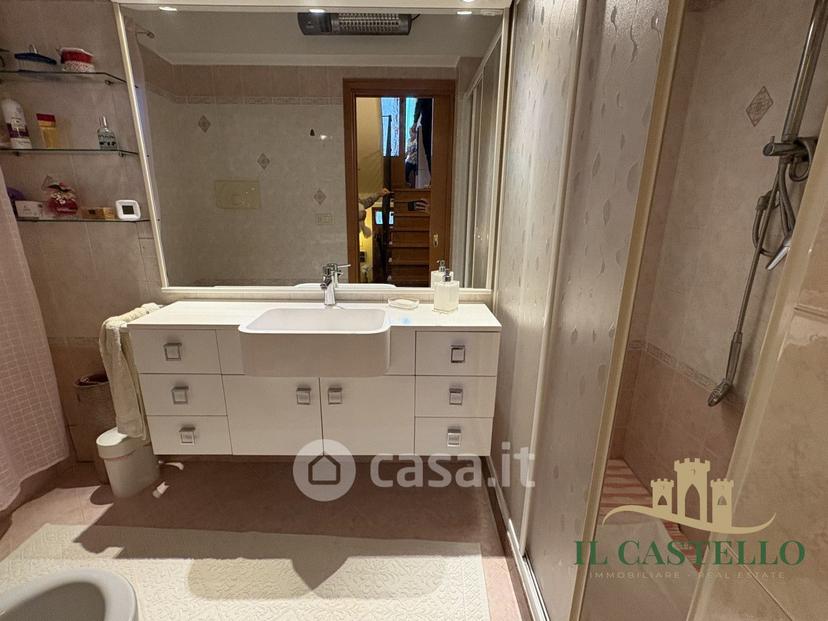 Villa in Via Garibaldi — foto 11 di 42